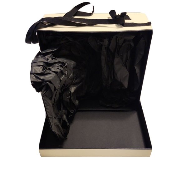 Jo Malone London Empty Gift Box~ Large Size 8x8x3.5~ With Ribbon And Tissue - Picture 2 of 2